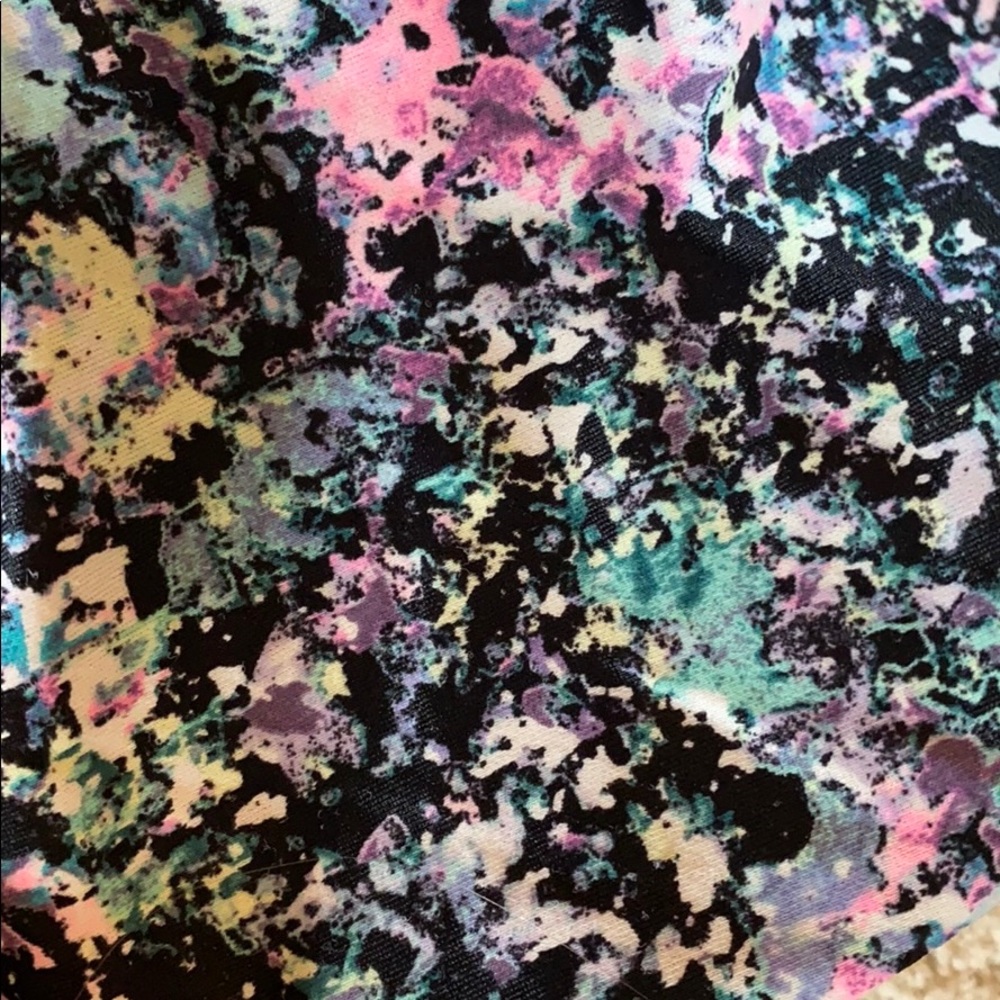 Bikini - Picture 6 of 6